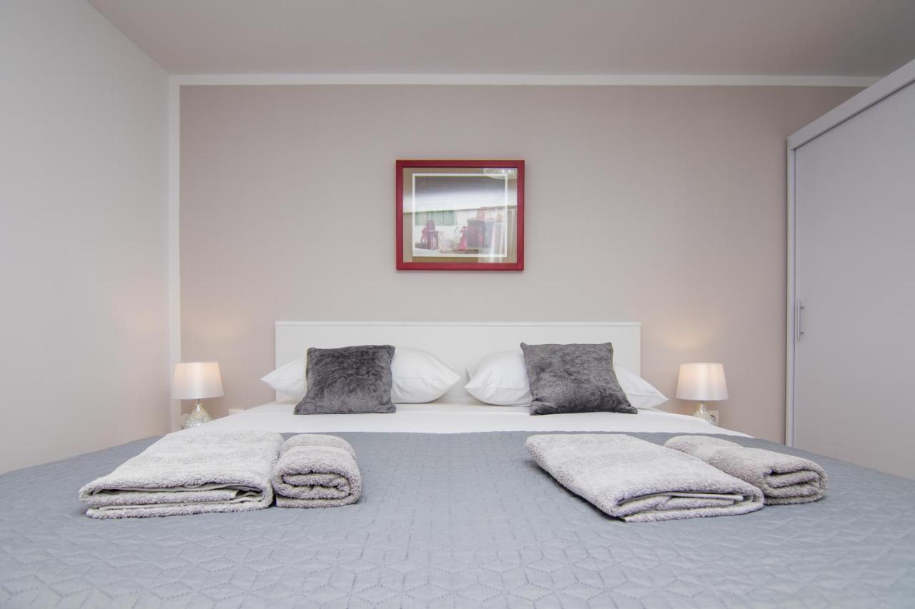 Apartman Mara Krk Town Exterior photo